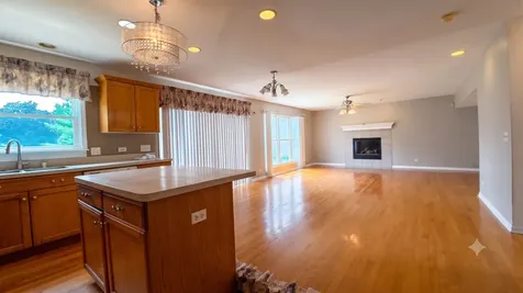 1925 Danube Way Bolingbrook IL 60490