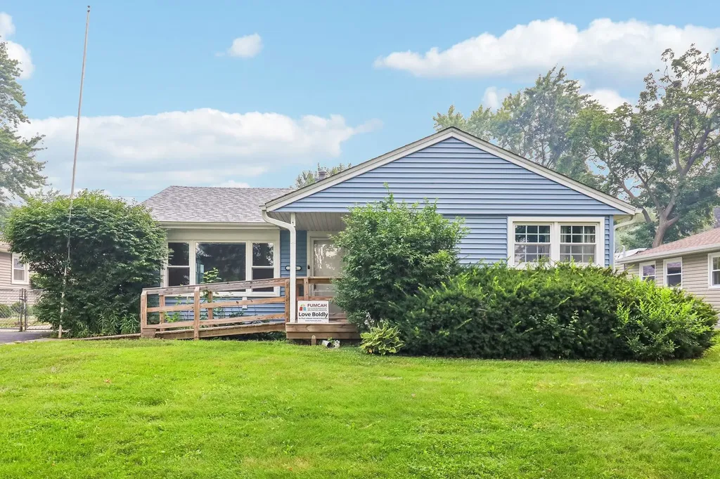 2206 Hawk Lane Rolling Meadows IL 60008