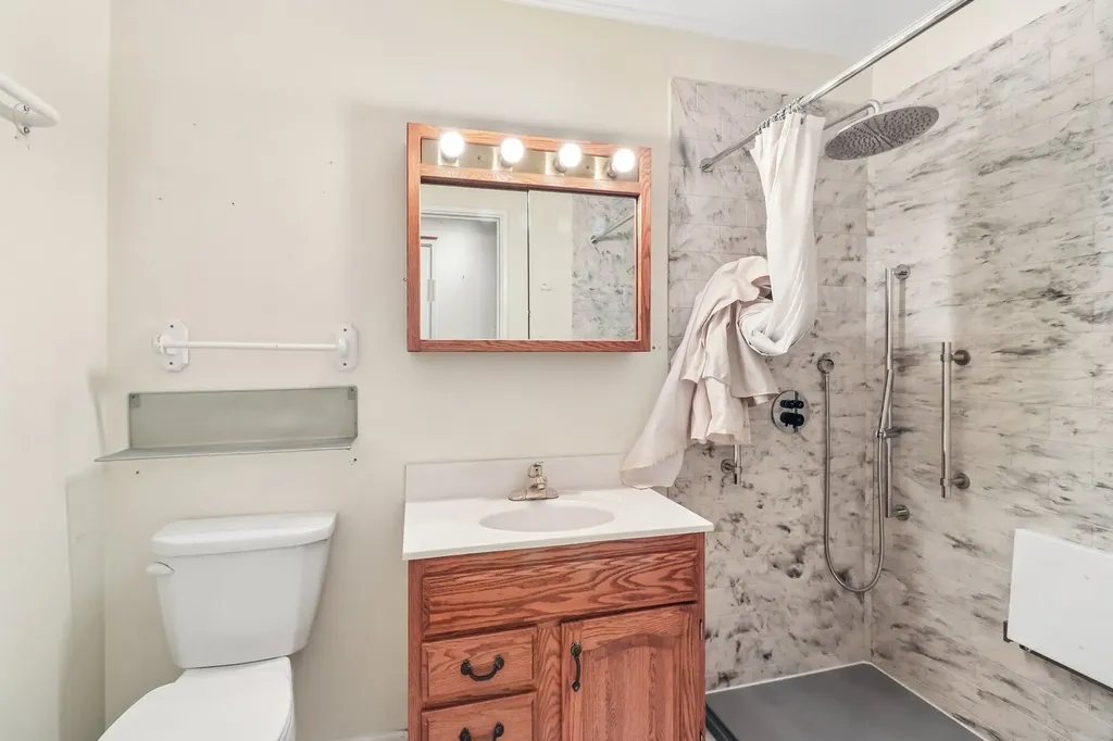 2206 Hawk Lane Rolling Meadows IL 60008