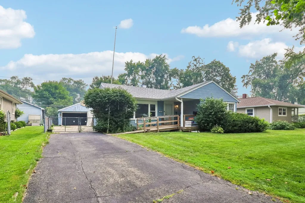 2206 Hawk Lane Rolling Meadows IL 60008