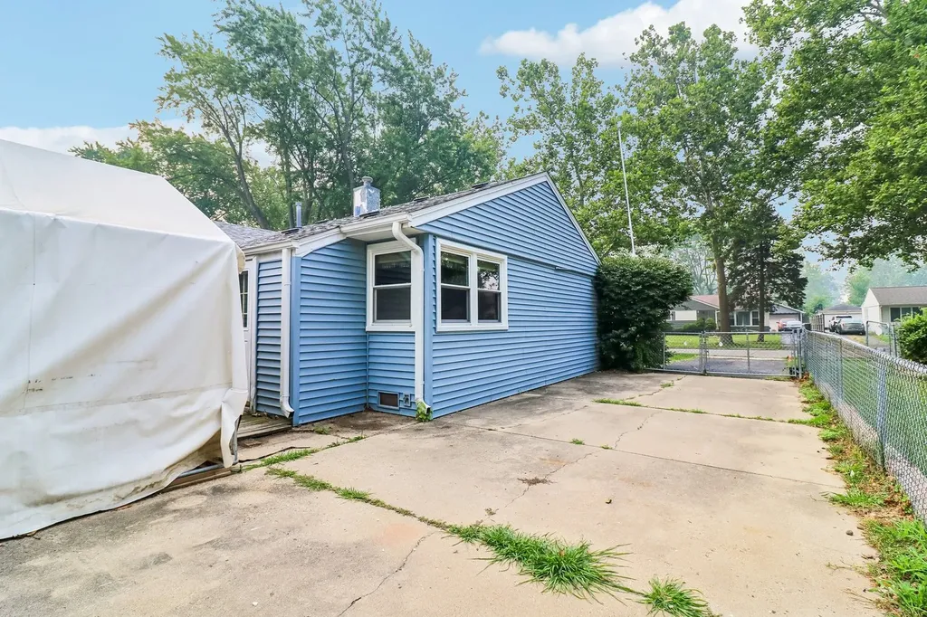 2206 Hawk Lane Rolling Meadows IL 60008