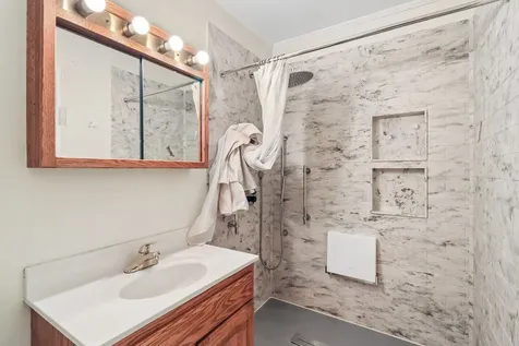 2206 Hawk Lane Rolling Meadows IL 60008