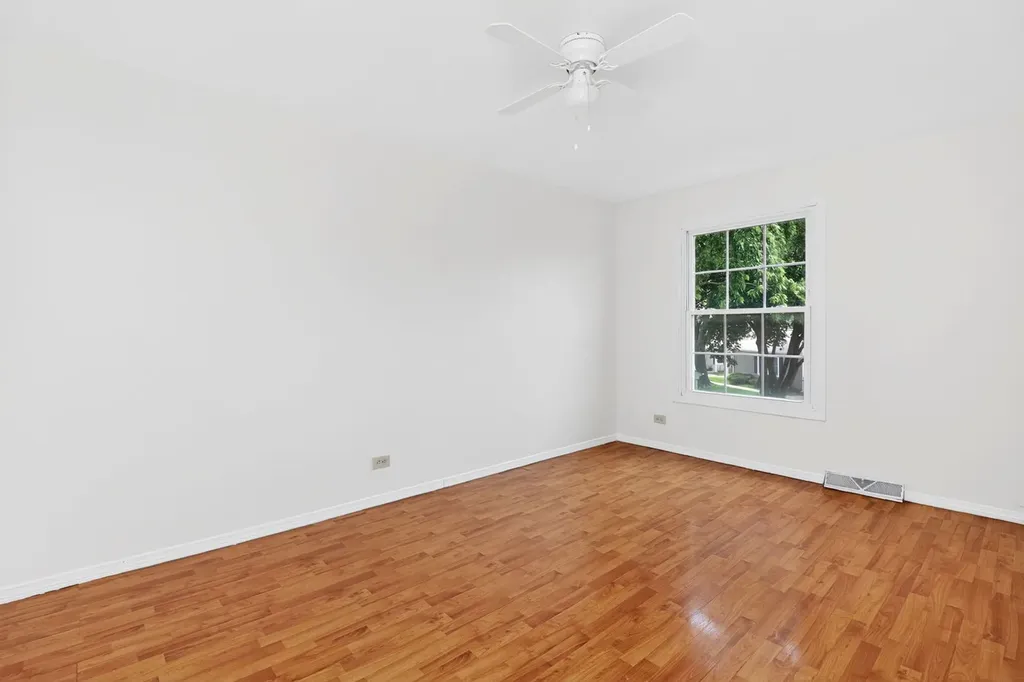 419 Sidney Avenue Glendale Heights IL 60139