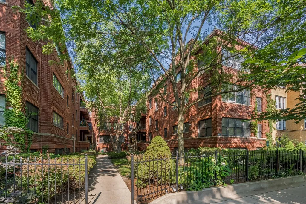 6622 North Ashland Avenue Chicago IL 60626