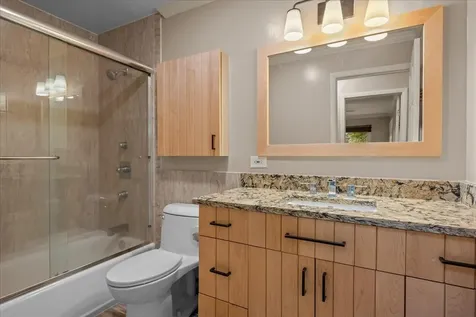 1447 Carol Lane Deerfield IL 60015
