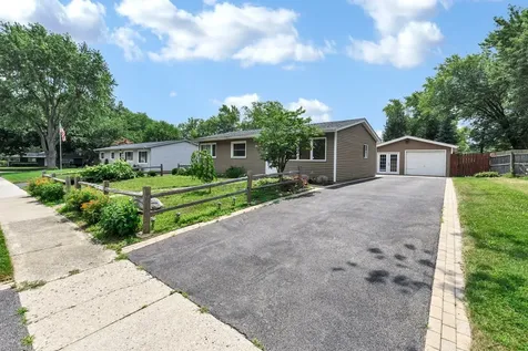 18595 West Pamela Place Gurnee IL 60031