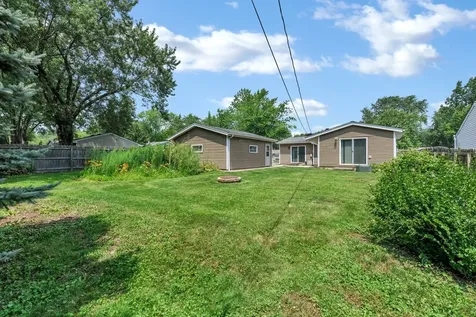 18595 West Pamela Place Gurnee IL 60031