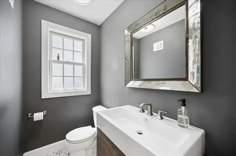 264 Central Avenue Highland Park IL 60035