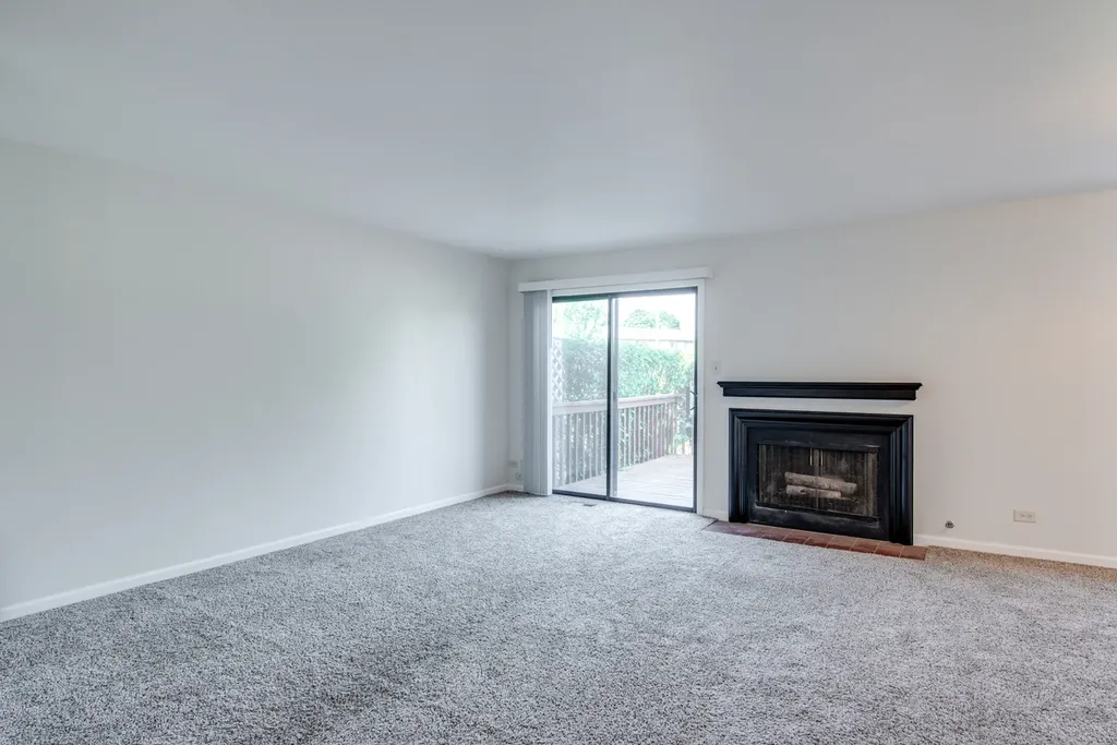 889 Heatherbrook Court Wheaton IL 60189