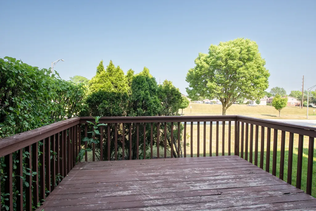 889 Heatherbrook Court Wheaton IL 60189