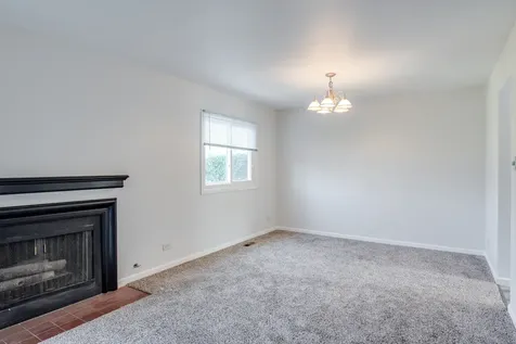 889 Heatherbrook Court Wheaton IL 60189