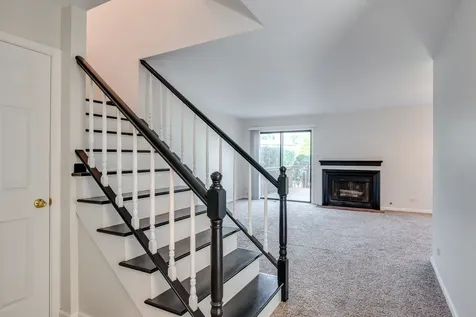 889 Heatherbrook Court Wheaton IL 60189
