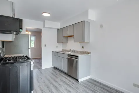 889 Heatherbrook Court Wheaton IL 60189