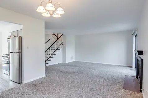 889 Heatherbrook Court Wheaton IL 60189