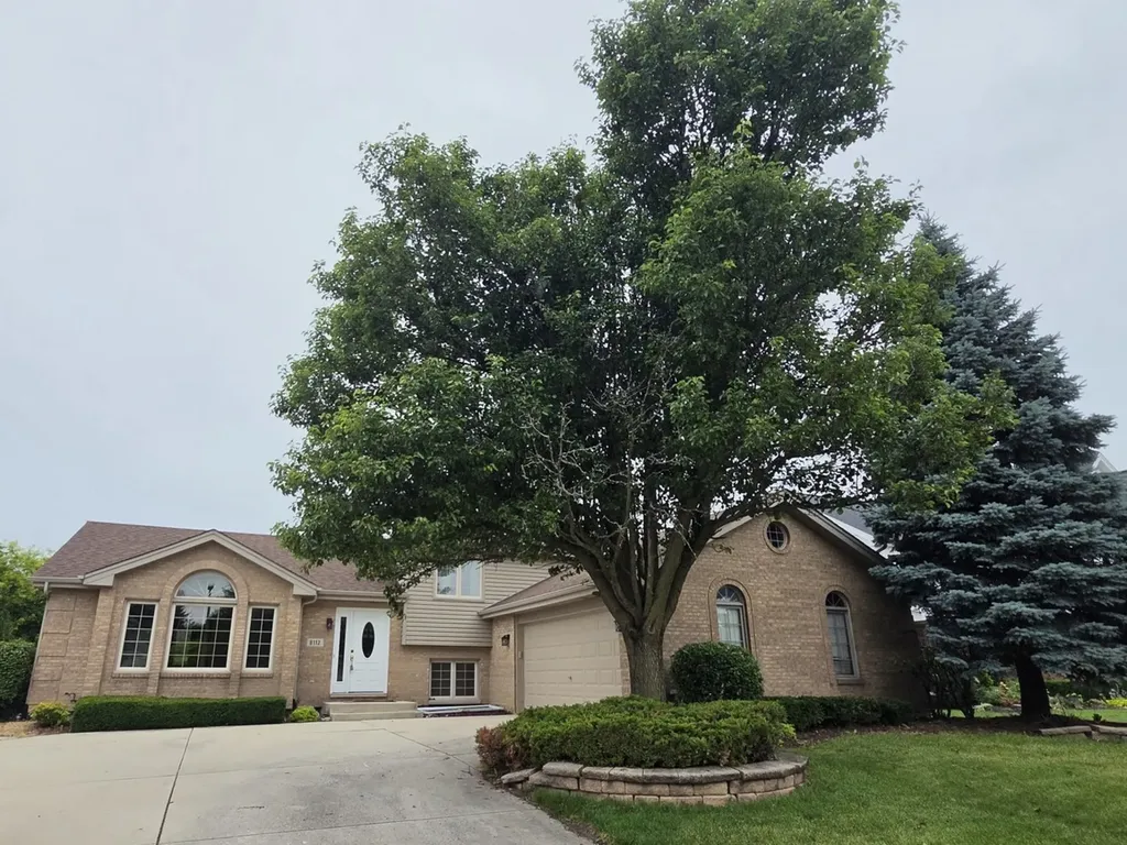 8112 Rutherford Drive Woodridge IL 60517