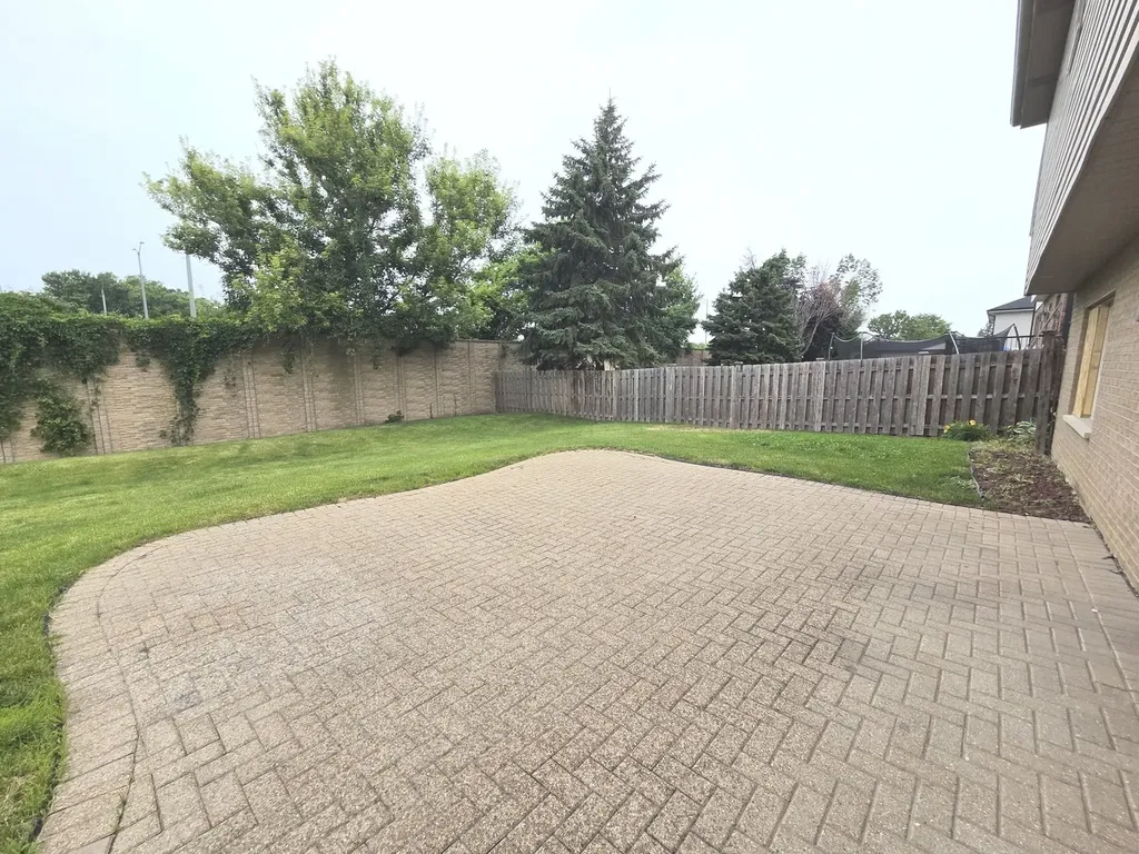 8112 Rutherford Drive Woodridge IL 60517