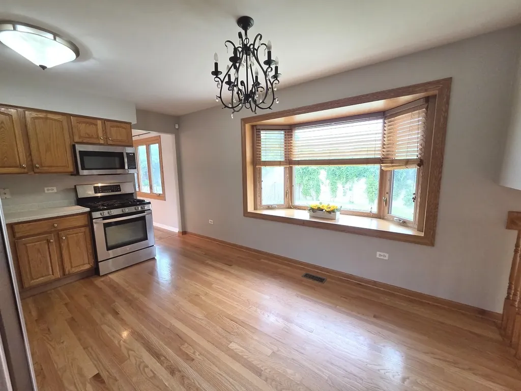 8112 Rutherford Drive Woodridge IL 60517