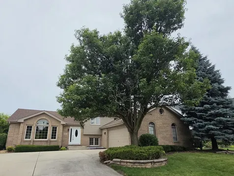 8112 Rutherford Drive Woodridge IL 60517