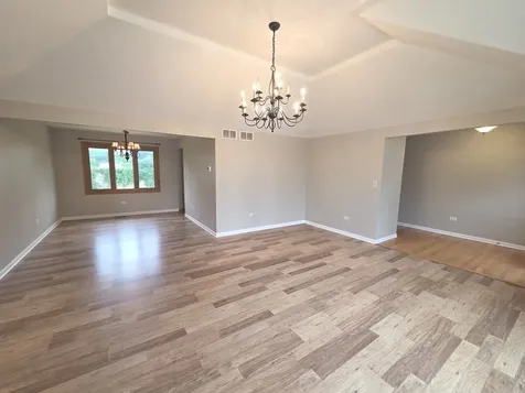 8112 Rutherford Drive Woodridge IL 60517