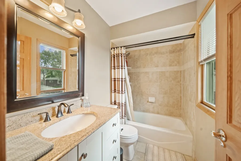 3444 Drover Lane Darien IL 60561