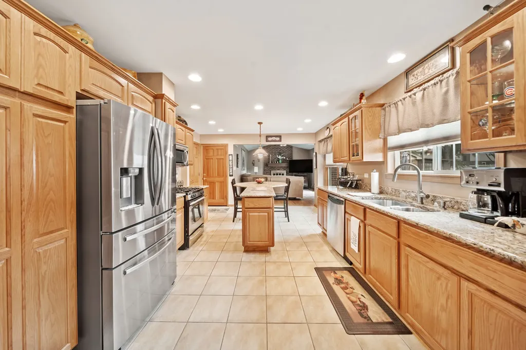3444 Drover Lane Darien IL 60561