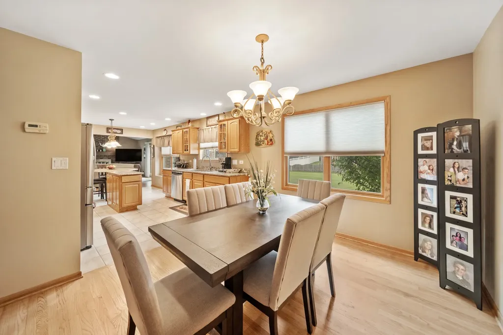 3444 Drover Lane Darien IL 60561