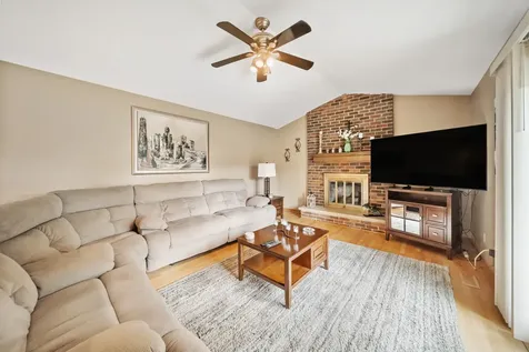 3444 Drover Lane Darien IL 60561