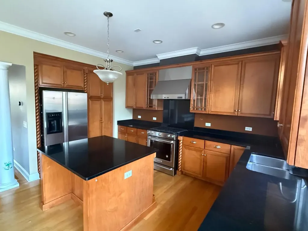 2005 Alta Vista Court Naperville IL 60563