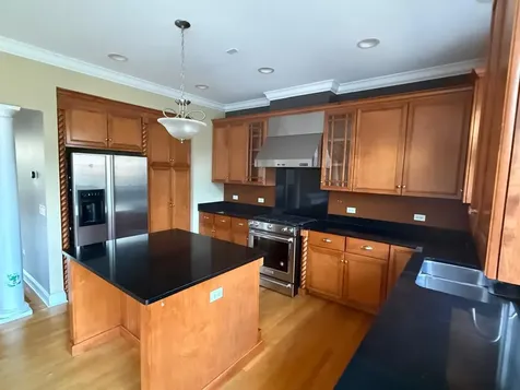 2005 Alta Vista Court Naperville IL 60563
