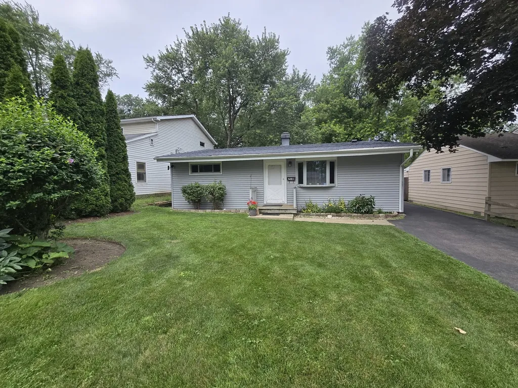 164 North Prairie Avenue Mundelein IL 60060