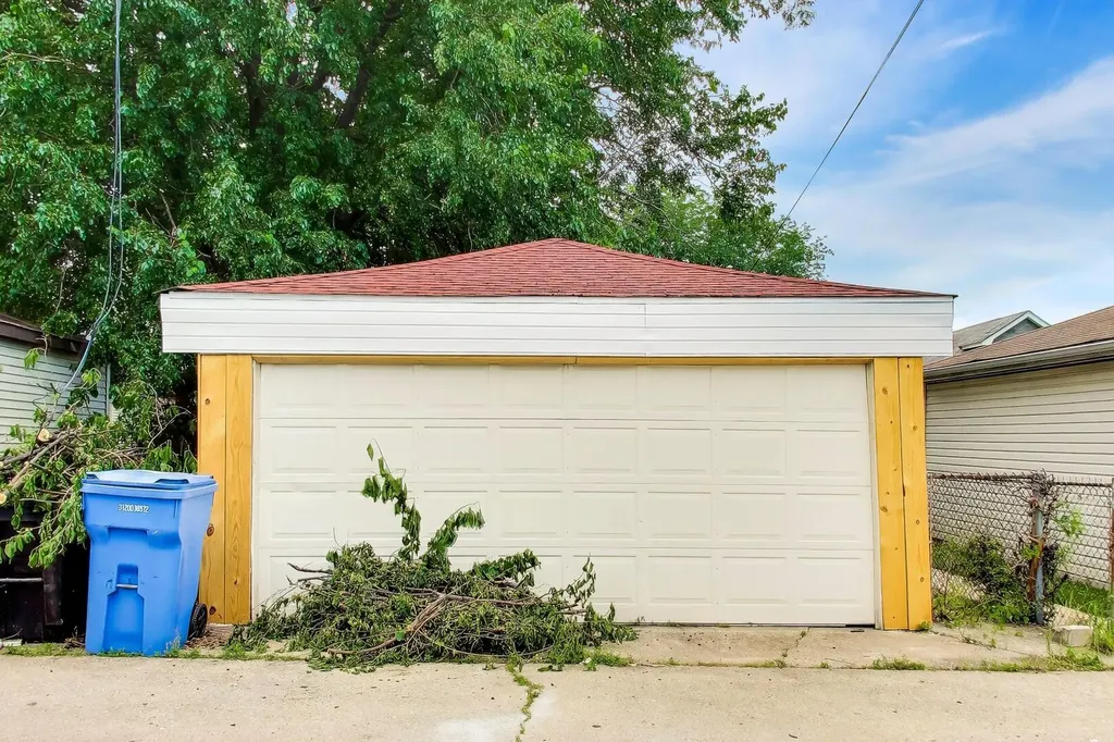 7950 South Indiana Avenue Chicago IL 60619