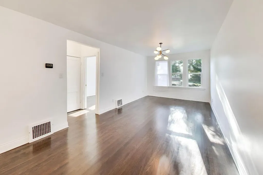 7950 South Indiana Avenue Chicago IL 60619