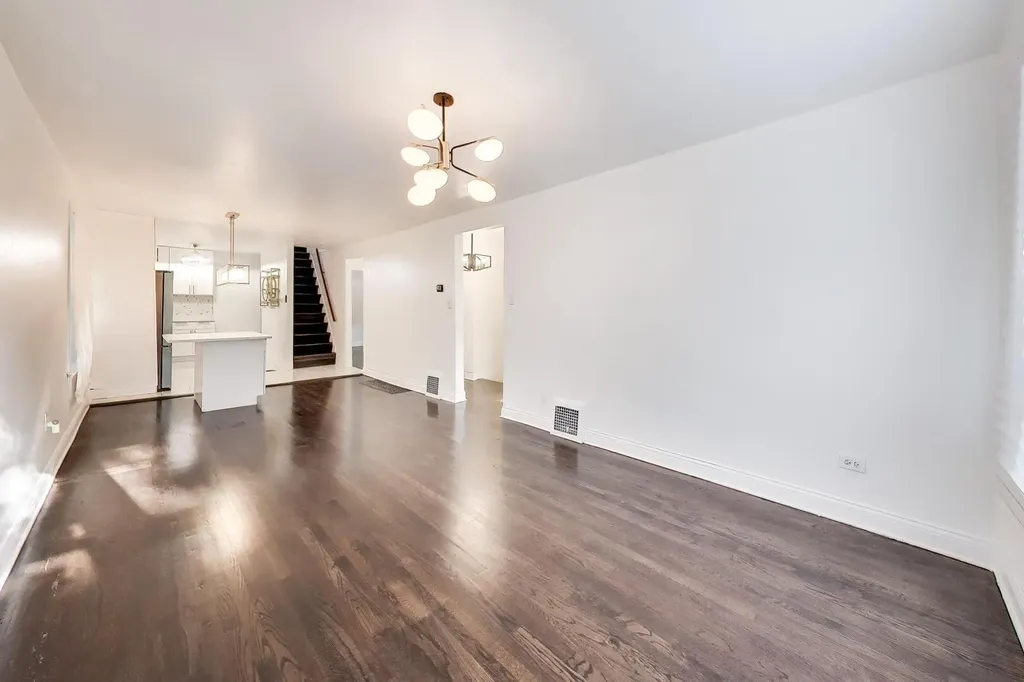 7950 South Indiana Avenue Chicago IL 60619