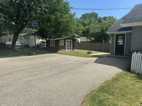 812 Ridge Avenue Wauconda IL 60084