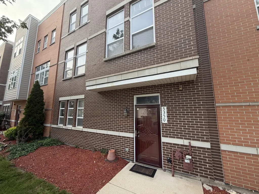 5350 West Hanson Avenue Chicago IL 60639