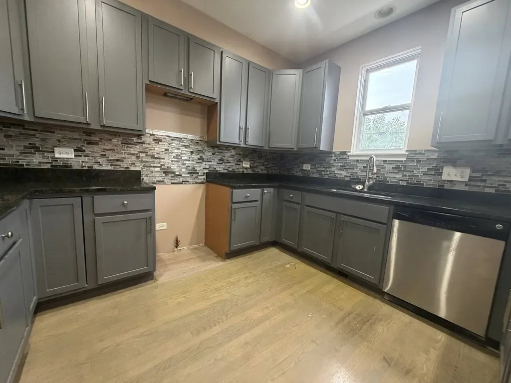 5350 West Hanson Avenue Chicago IL 60639