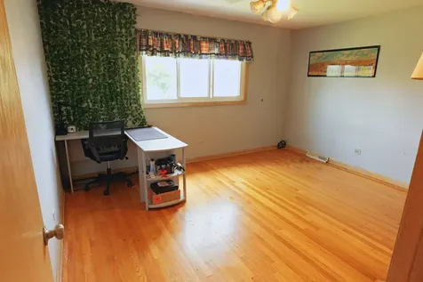 10313 South Karlov Avenue Oak Lawn IL 60453