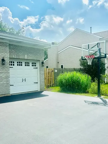 437 Raintree Drive Oswego IL 60543