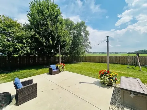 437 Raintree Drive Oswego IL 60543