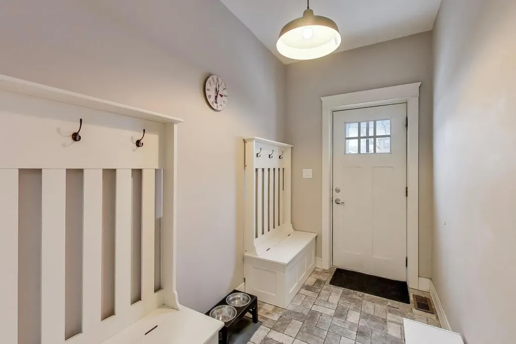 2237 West Winona Street Chicago IL 60625