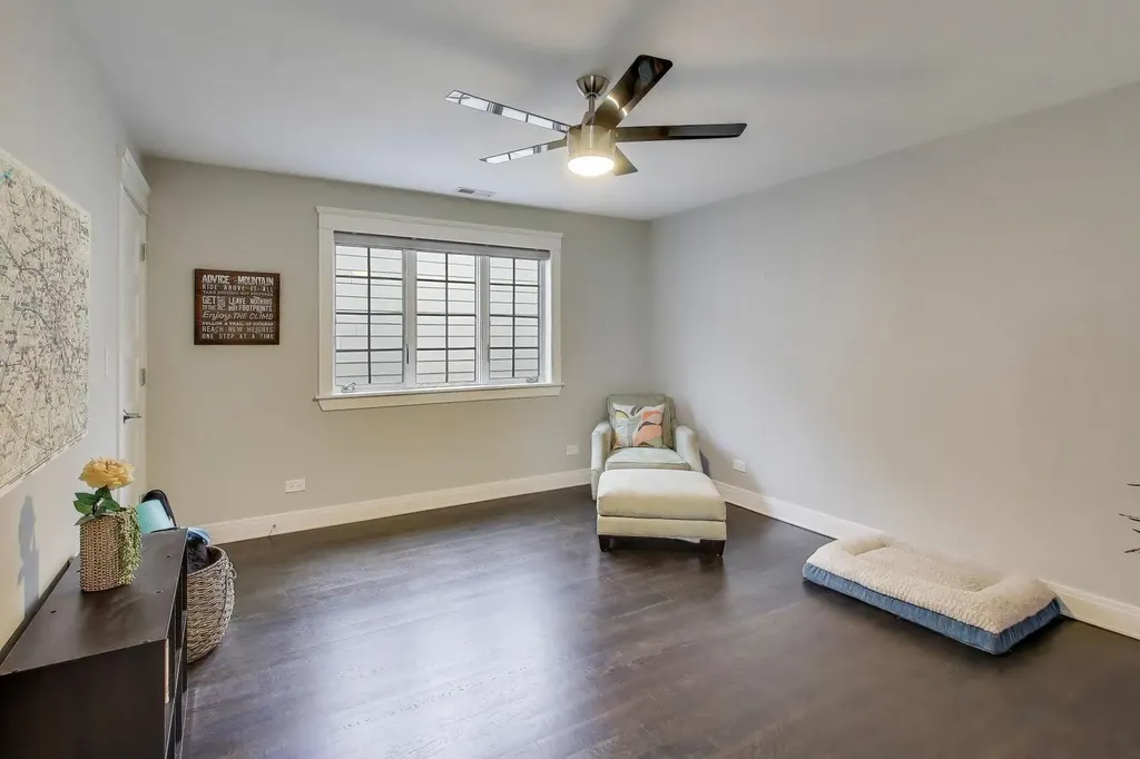 2237 West Winona Street Chicago IL 60625