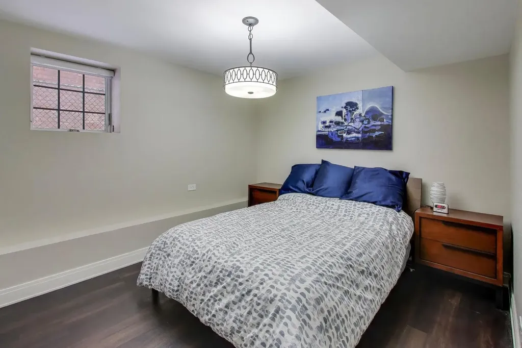 2237 West Winona Street Chicago IL 60625