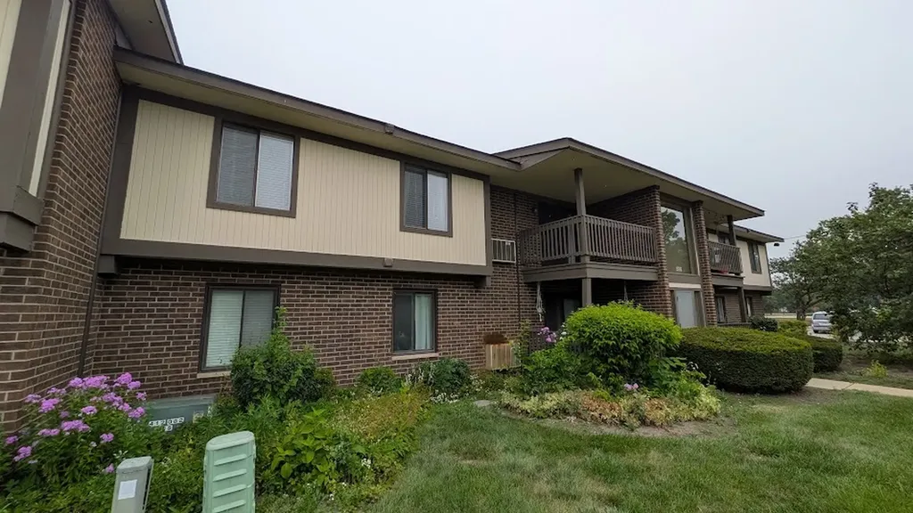 596 Somerset Lane Crystal Lake IL 60014