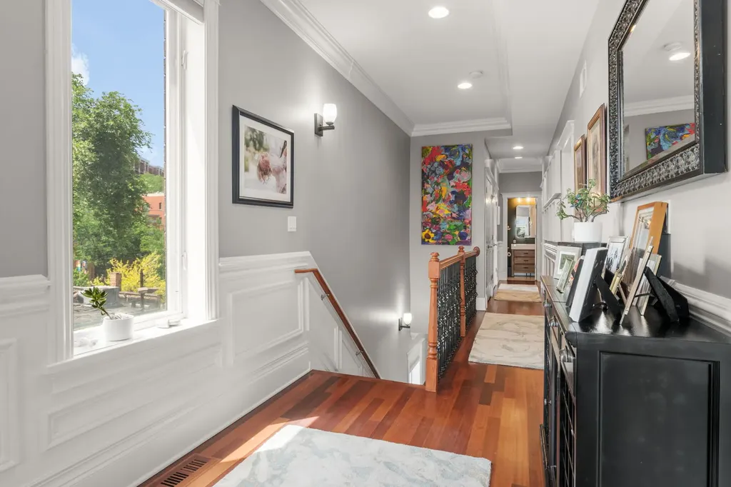 744 West Belmont Avenue Chicago IL 60657