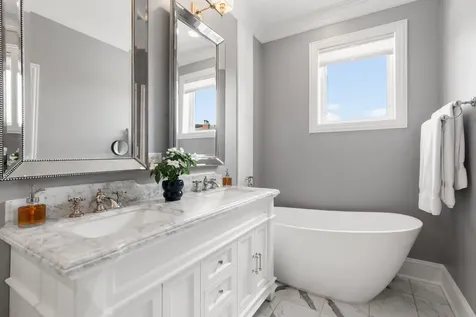 744 West Belmont Avenue Chicago IL 60657