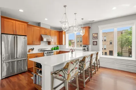 744 West Belmont Avenue Chicago IL 60657