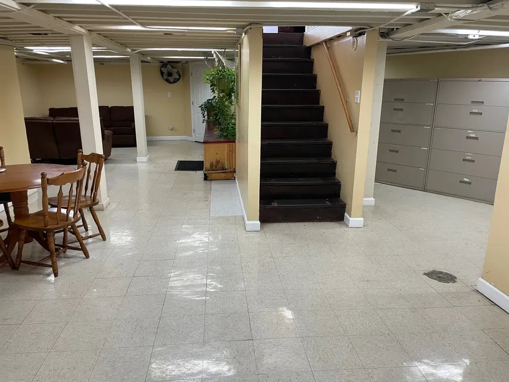7547 North Rogers Avenue Chicago IL 60626