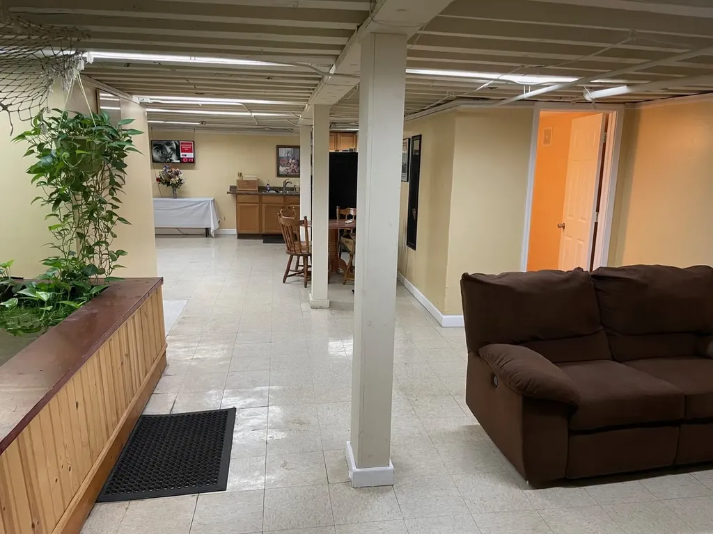 7547 North Rogers Avenue Chicago IL 60626