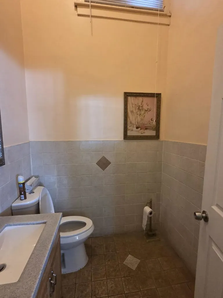 7547 North Rogers Avenue Chicago IL 60626
