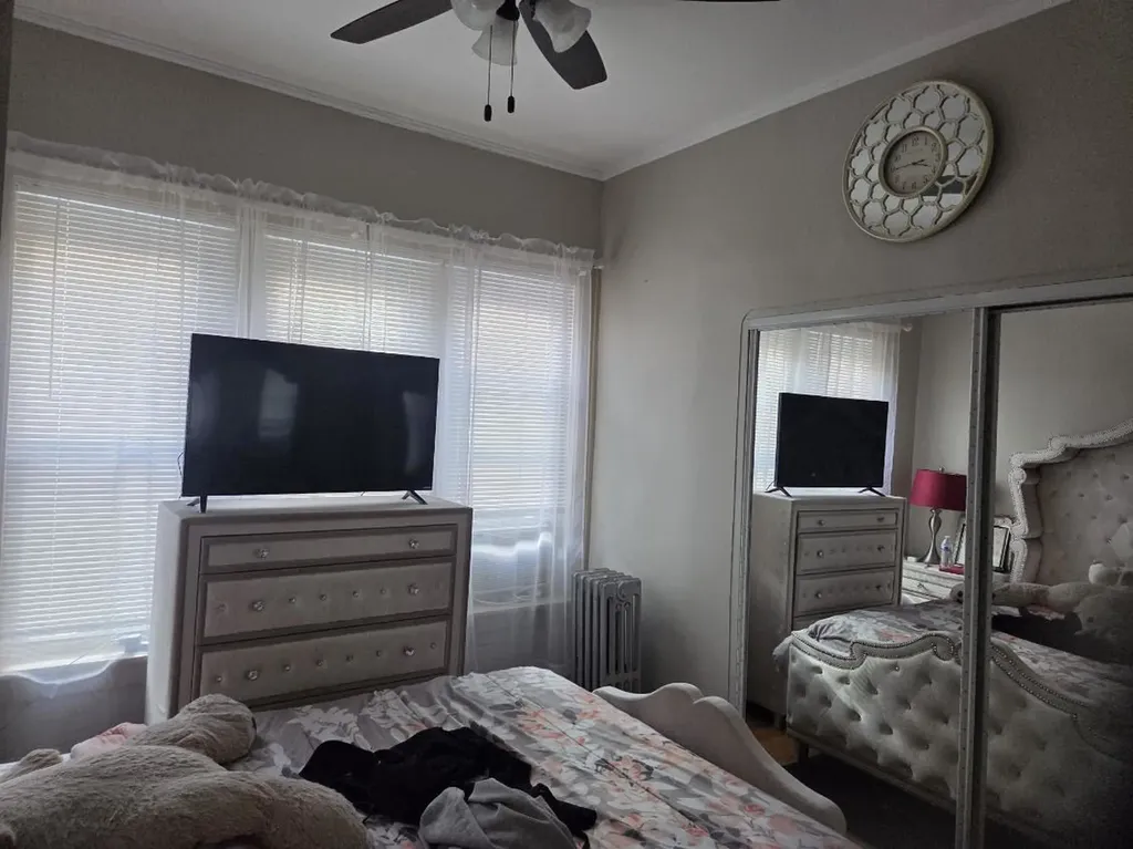 7547 North Rogers Avenue Chicago IL 60626